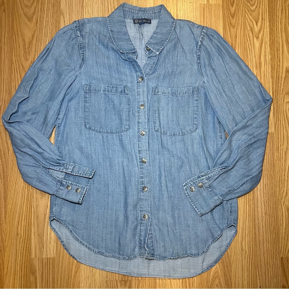 Democracy Linen Button-Up Denim‎ Blouse Womens Size XS Light Wash Casual Top